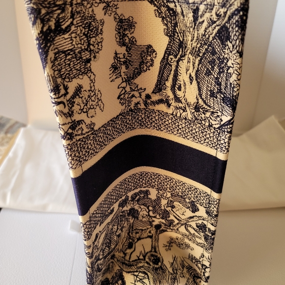 Dior Book Tote Large Size Limited Edition New Blue White Toile de Jouy motif - Picture 6 of 16